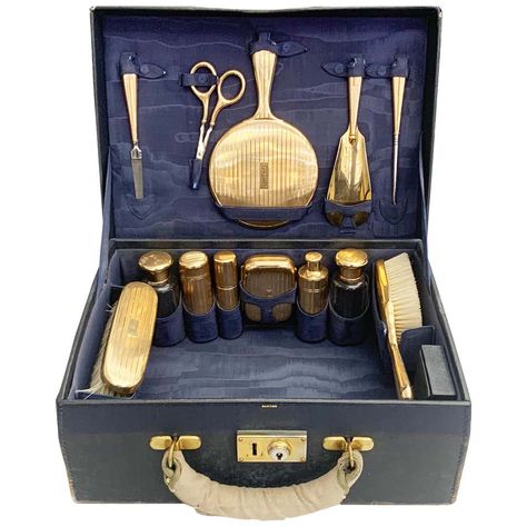 Antique Vanity Set, Gold Dresser, Gold Bottles, Art Deco Vanity, Antique Vanity, Dresser Sets, Gold For Sale, Vintage Cosmetics, Vintage Luggage