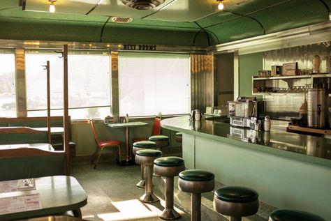 Diner Aesthetic, Great American Road Trip, Bg Design, Retro Diner, American Diner, American Road Trip, Vintage Interiors, Life Is Strange, 인테리어 디자인