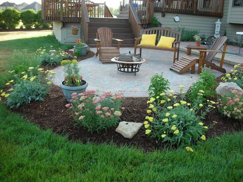 Outdoor Fire Pit Area, Backyard Seating Area, Outdoor Fire Pit Designs, Fire Pit Landscaping, Landscaping With Boulders, Backyard Seating, Landscaping With Large Rocks, Backyard Inspiration, Patio Landscaping