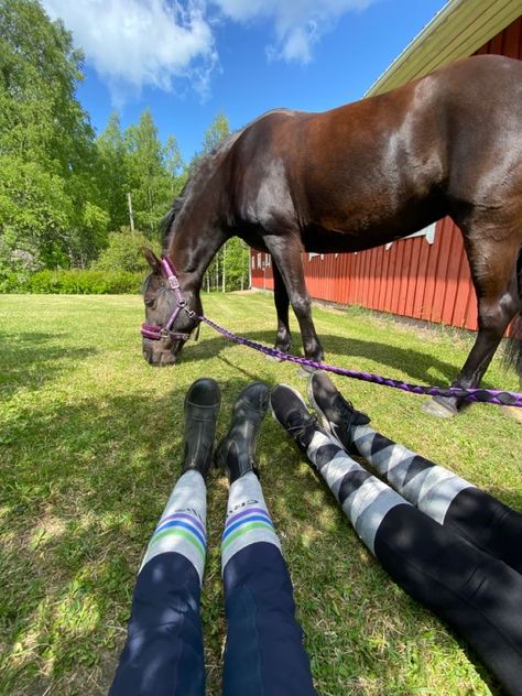 Horse Riding Friends Aesthetic, Best Friends Riding Horses, Horse Riding Besties, Horse Camp Aesthetic, Equestrian Best Friends, Horse Riding With Friends, Friends Riding Horses, Equestrian Couple, Horse Best Friend