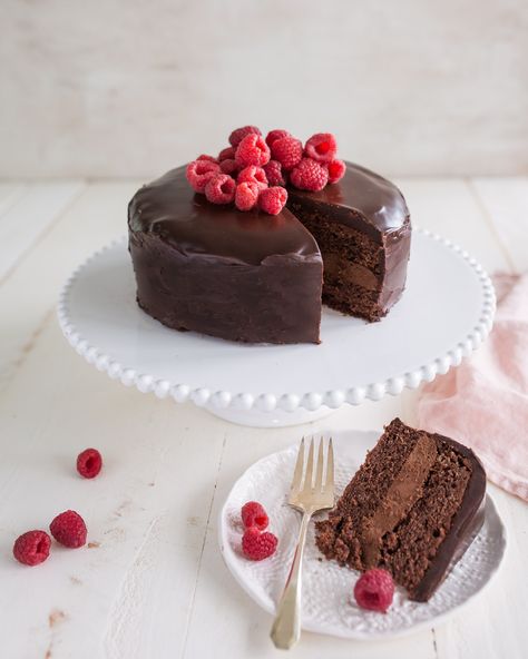 Recipe: Chocolate Sponge Cake with Ganache Frosting — Recipes from The Kitchn Ganache Recipe Frosting, Chocolate Sponge Cake Recipe, Jul Kaka, Sponge Cake Recipe, Kitchen Notes, Dump Cakes, Ganache Frosting, Chocolate Festival, Chocolate Sponge Cake