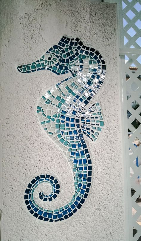 Mosaic Sea Life, Mosaic Art Diy, Mosaic Animals, Mosaic Garden Art, Mosaic Art Projects, Mosaic Madness, Mosaic Tile Art, Mosaic Murals, Glass Mosaic Art