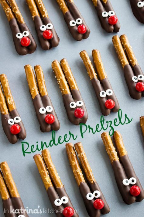 Reindeer Pretzels, Jul Mad, Christmas Food Treats, Kreative Snacks, Easy Christmas Treats, Xmas Treats, Christmas Candy Recipes, Holiday Snacks, Christmas Food Desserts