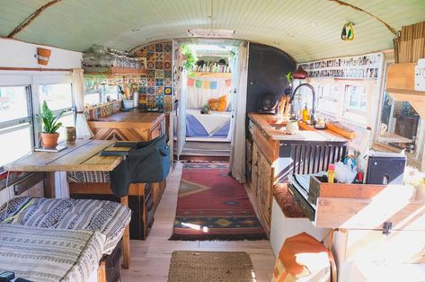 Skoolie Living, Skoolie Ideas, House Bus, Skoolie Conversion, Tiny House Family, School Bus Tiny House, School Bus Camper, School Bus House, Bus School