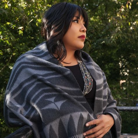 🍂 New shawls just in time for FALL! 🍂 We're so excited to share we've launched THREE new shawls by Sarah Agaton Howes (Anishinaabe-Ojibwe), Dante Biss Grayson (Osage), and Michelle Lowden (Acoma Pueblo), each made from luxuriously soft 100% alpaca wool ❤️ 👉 Three Sisters Shawl by Sarah Agaton Howes (Anishinaabe-Ojibwe): "Often referred to as the three sisters, the corn, beans, and squash of ancient plants have long been a mainstay of Native communities and remain a critical piece of food s... Acoma Pueblo, The Three Sisters, Three Sisters, Alpaca Wool, So Excited, Alpaca, Corn, Shawl, Product Launch