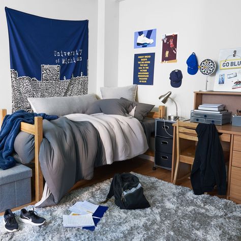 Room Ideas for Guys - Guys Dorm Room Ideas | Dormify Elegant Dorm Room, Guy Dorm, Guy Dorm Rooms, Boys Dorm Room, College Bedroom Apartment, Chambre Inspo, Dorm Design, College Dorm Room Essentials, College Room Decor