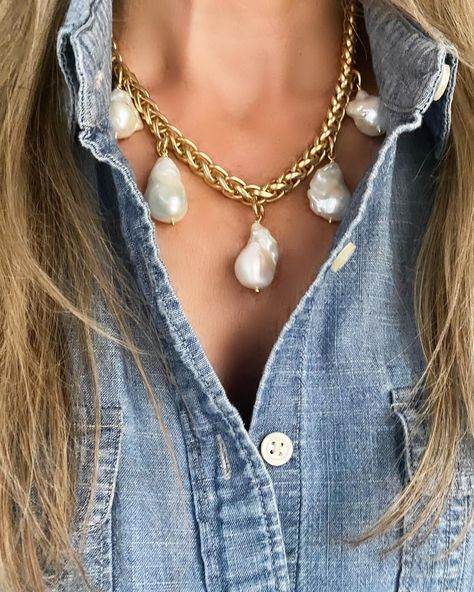 Going for a simple statement piece today, summer is all about easy living for me! This is Linley, she has five huge baroque pearl dangles and adjusts in length from 15- 18”. 💌DM with questions 🤏🏻tap the pics for links and prices 🛍️shop this look and more on my website, link in bio #winterlemon_jewelry #wearablemagic #themagicstartshere #jewelryismagical #layerednecklaces #fineandfunjewelry #pearlgirl #pearlsarealwaysappropriate #statementnecklace #handmadejewelry #jewelrylover #neckparty... Living For Me, Easy Living, Website Link, Simple Living, Jewelry Lover, Baroque Pearls, Layered Necklaces, Statement Pieces, My Website