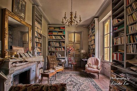 A room full of Books | *Give me an old House full of memorie… | Flickr Dark Academia Room Decor Diy, London Apartment Aesthetic, Old Library Aesthetic Dark Academia, Old Library Aesthetic Dark, Old Huge Library Aesthetic, Library Abandoned, Academia House, Old Abandoned Library, Dark Academia Room