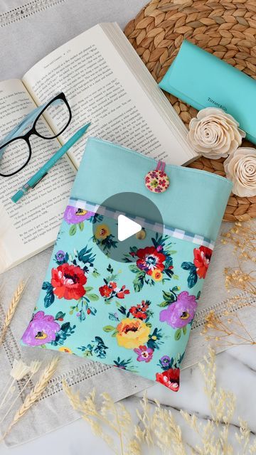 Sew Book Cover Free Pattern, How To Sew A Kindle Sleeve, Diy Book Sleeve Sewing Tutorials, Bible Case Sewing Pattern Free, Sew A Book Sleeve, Book Pocket Diy, Fabric Book Pouch, Sewing A Book Cover, Sew Book Bag