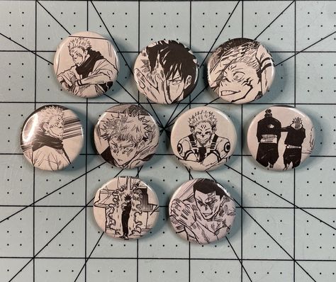 Timecapsule pins captures valuable moments, memories and laughter in a pin that you can put on your bag, hat jacket or anywhere you want! These manga button pins where made straight out of the Jujutsu Kaisen manga panels! These Pins are 1.26 inches in diameter. Jujutsu Kaisen Manga Panels, Pins Anime, Itachi Sasuke, Jujutsu Kaisen Manga, Graffiti Art Letters, Anime Pins, Anime Crafts, Manga Panels