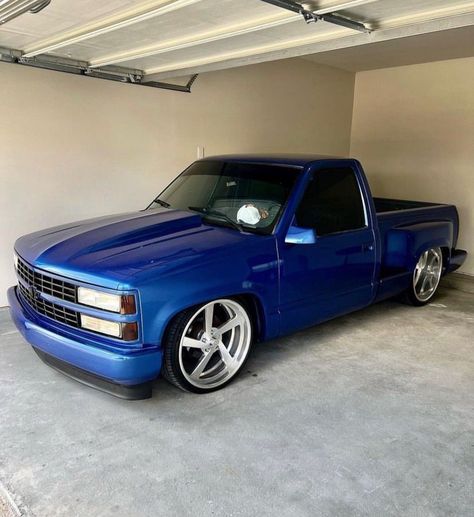 Old Trucks Chevy, Chevy Silverado Single Cab, Chevy Trucks Lowered, Classic Cars Trucks Chevy, Best Suv Cars, Obs Truck, Trucks Chevy, Chevy Diesel Trucks, Chevy Trucks Silverado