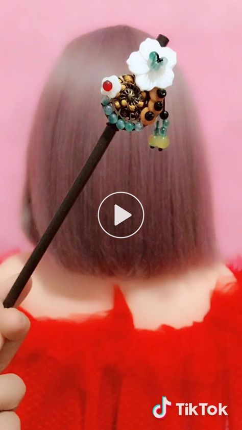 Hairstick Tutorial, Chopsticks Hairstyles, U Pin Hairstyles, Boho Curly Hairstyles, Chinese Hairstyle Traditional, Hairstick Hairstyles, Chinese Traditional Hairstyles, Traditional Chinese Hairstyle, Chopstick Hairstyles