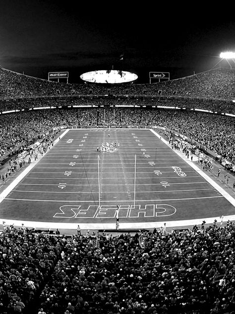 Arrowhead Stadium Print, Black and White, MLB Kansas City Chiefs Poster, Football Wall Art, Sports Decor, Football Poster, Digital Download Arrowhead Stadium Wallpaper, Stadium Wallpaper, Tri Delt, Arrowhead Stadium, Poster Football, Football Wall Art, Sports Decor, Football Wall, Football Poster