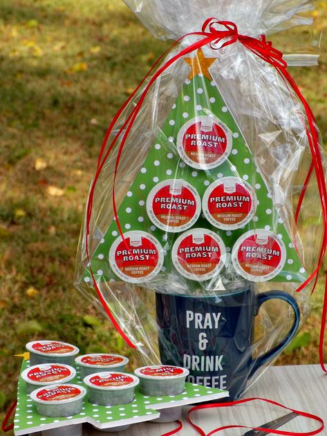 K Cup Crafts, Nyc Mom, Coffee Pods Crafts, Diy Kids Crafts, Gift Tutorial, Mason Jar Christmas Gifts, How To Make Christmas Tree, Christmas Mason Jars, Christmas Tree Inspiration