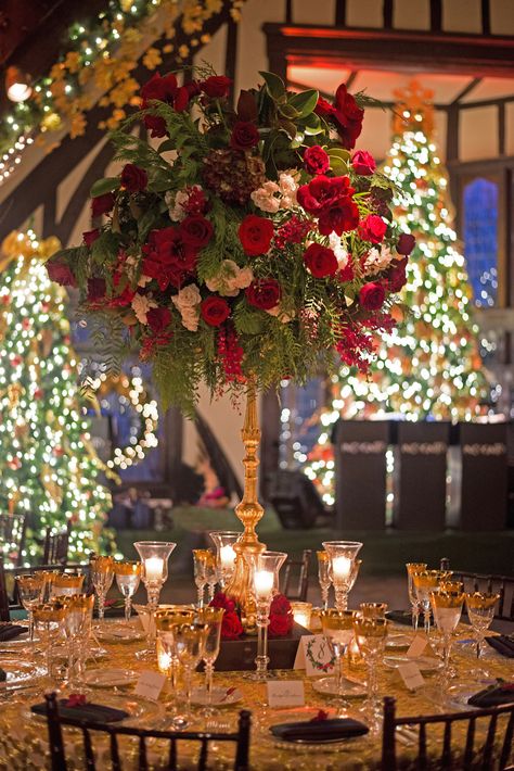 Christmas Wedding Table Decorations, Christmas Wedding Table, Wedding Color Schemes Winter, Christmas Wedding Centerpieces, Christmas Wedding Themes, Christmas Wedding Inspiration, Christmas Wedding Decorations, Diy Instagram, Winter Wedding Colors