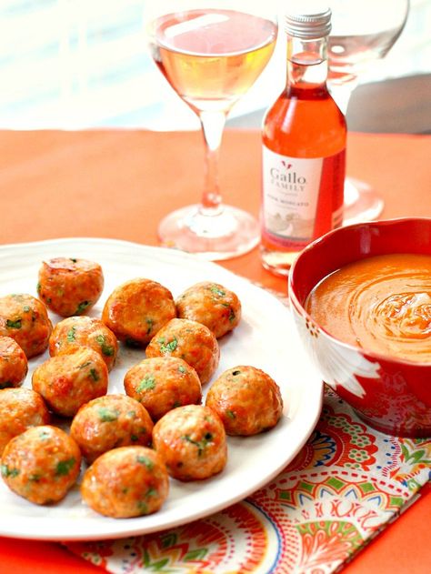 Thai Spiced Chicken Meatballs with Peanut Sauce is the perfect appetizer for your picnic!Pair it with @GalloFamily Pink Moscato and enjoy your day out in the sun! #appetizer #GalloFamily #PinkMoscato #thaifood #Meatballs #healthy #SataySauce #peanutbutter #baked #food #recipes #SundaySupper Spiced Meatballs, Thai Chicken Meatballs, Thai Meatballs, Peanut Satay Sauce, Sweet Potato Patties, Thai Spices, Chicken Milk, Chicken Balls, Spiced Chicken