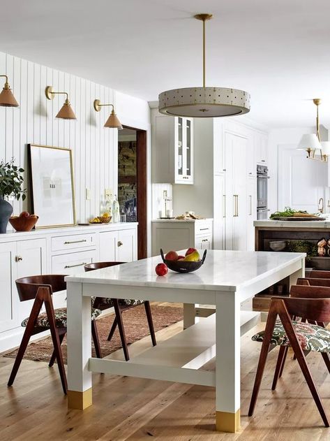 Nothing reads early 2000s like orange wood cabinetry. When a family in Severna Park, Maryland, moved into their two-story 1970s home in 2018, they knew they’d be renovating the kitchen. The tightly packed, dysfunctional space lacked natural light and its aesthetic left a lot to be imagined. Timeless Kitchen Ideas, Inset Cabinets, 1970s Home, Traditional Kitchen Design, Timeless Kitchen, Unique Kitchen, Traditional Interior, Traditional Kitchen, Kitchen And Bath