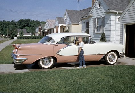 1956 Oldsmobile 98 Holiday | Flickr - Photo Sharing! 50s Cars, Plymouth Valiant, Vintage Everyday, Us Cars, Unique Cars, Rock Roll, Retro Cars, Street Scenes, Belle Epoque