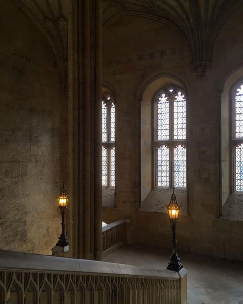 Hogwarts Architecture, Harry Potter Dr, Hogwarts Visuals, Hogwarts Interior, Things To Do In Oxford, Hogwarts Dr, Welcome To Hogwarts, Hogwarts Aesthetic, Chamber Of Secrets