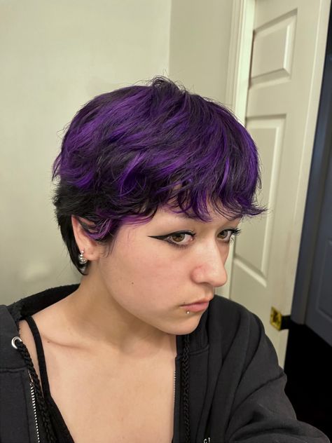 Short Purple Pixie Haircut, Purple And Black Short Hair, Short Hair Purple Highlights, Short Purple Hair Pixie, Purple Pixie Haircut, Dyed Short Hair, Hair Purple Highlights, Pixie Haircut Color, Dyed Pixie Cut