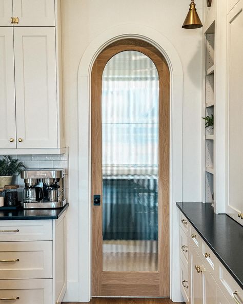 33 Kitchen Door Ideas to Transform Your Culinary Space Elegantly - placeideal.com Kitchen Door Ideas, Kitchen Door Designs, Kitchen Details, Arched Doors, Kitchen Door, Pantry Door, Kitchen Doors, Door Ideas, Kitchen Remodel Idea