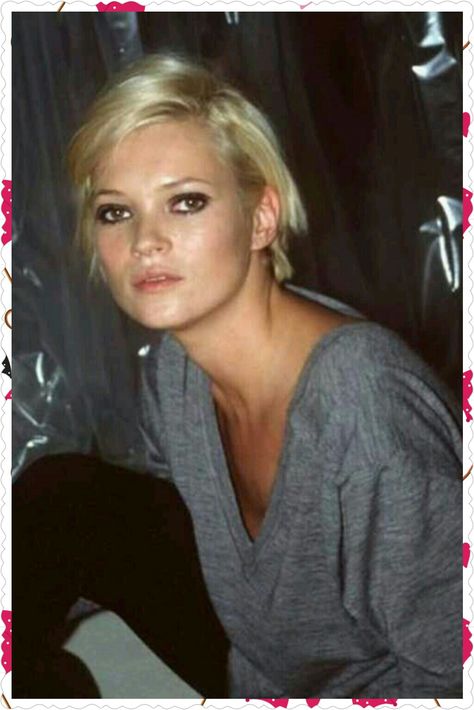 Kate Moss Pixie, Kate Moss Short Hair, Pixie Hair, Bob Haircut, Kate Moss, Short Hairstyles, Blonde Hair, Short Hair, A Woman