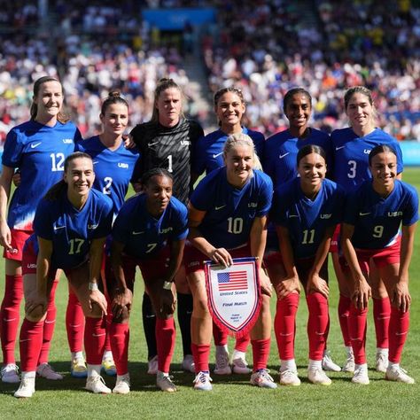 Usa Soccer Team, Women's Soccer Team, Usa Soccer Women, Usa Soccer, Women's Soccer, Womens Soccer, Summer Olympics, Team Usa, Soccer Team