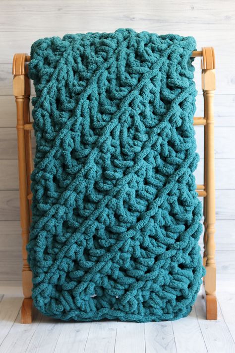 Two Hour C2C Crochet Blanket Pattern | Rich Textures Crochet Crochet Borders For Blankets, Bulky Yarn Crochet, Chunky Crochet Blanket Pattern, Zig Zag Crochet, C2c Crochet Blanket, Fast Crochet, Crochet Throw Pattern, Gym Exercises, Chunky Crochet Blanket