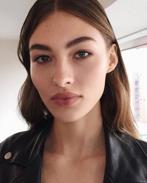 Grace Elizabeth, Pinterest Makeup, Glow Skin, Natural Face, Maquillaje Natural, Natural Makeup Looks, Perfect Skin, Instagrammer, Everyday Makeup