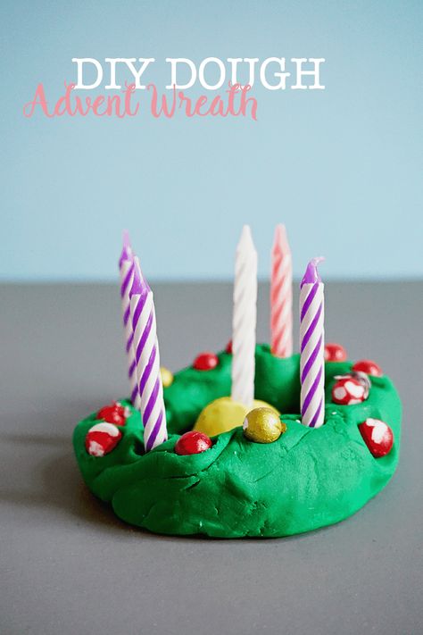 Kids Advent Wreath, Preschool Advent, Homemade Advent Wreath, Diy Dough, Wreath Advent, Advent Wreath Diy, Candles Homemade, Advent Crafts, Advent For Kids