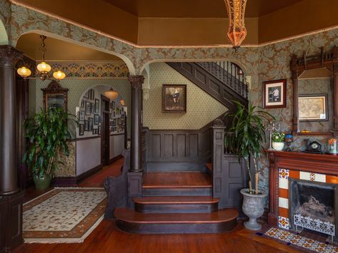 Gorgeous Queen Anne on Echo Park’s Carroll Ave seeks $1.7M Queen Anne Victorian House, Echo Park Lake, Collectors Home, Washington House, Queen Anne House, Old House Interior, Forced Air Heating, House Games, Homes Interior