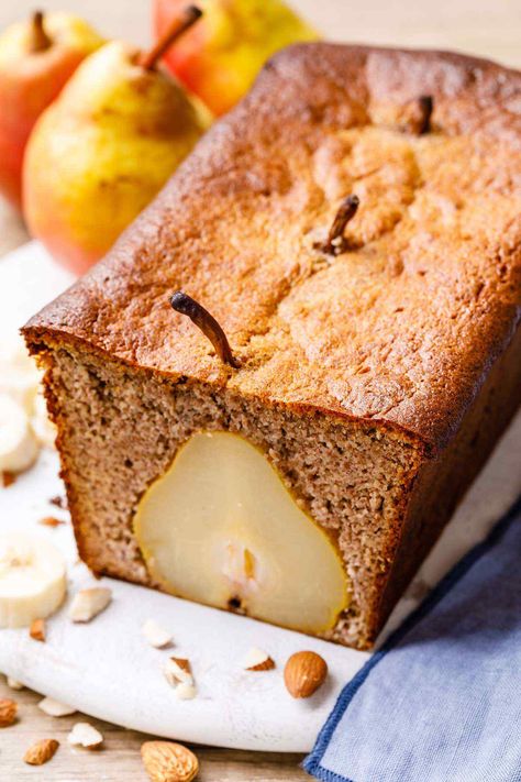 10-Minute Pear Banana Bread (Yum!) - Paleo Grubs Pear Bread, Paleo Banana Bread, Paleo Banana, Paleo Recipes Easy, Pear Recipes, Make Banana Bread, Banana Flavored, Banana Bread Recipes, 10 Minute