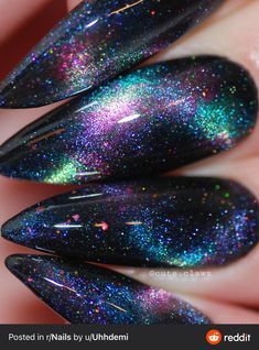 Nails Inspiration Galaxy, Holo Acrylic Nails, Galaxy Glitter Nails, How To Do Galaxy Nails, Cat Eye Galaxy Nail Art, Galaxy Themed Nails, Goth Nail Art Short, Galaxy Nails Cat Eye, Galaxy Nail Art Designs