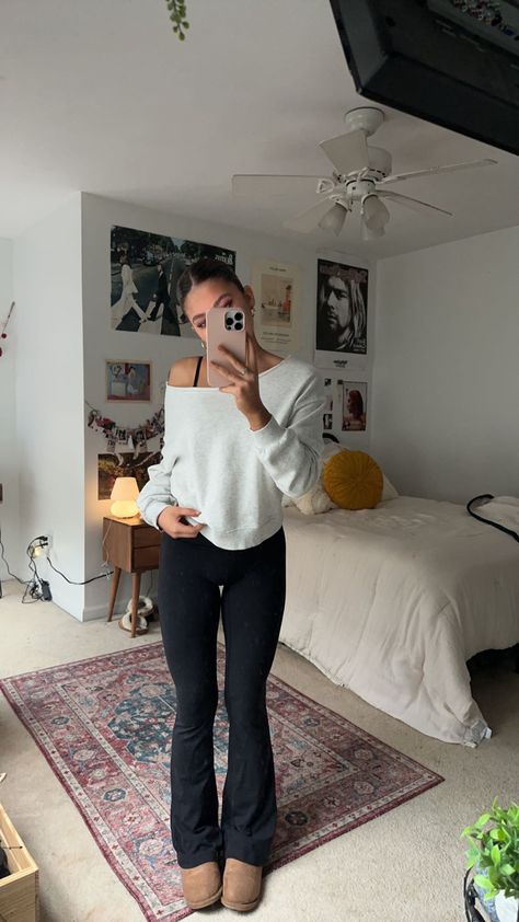 Athletic Outfit Ideas For School, Uk College Outfits, Ava Outfit, Outfits Frio, Sixth Form Outfits, Stile Blair Waldorf, Adrette Outfits, Look Legging, Mode Hipster