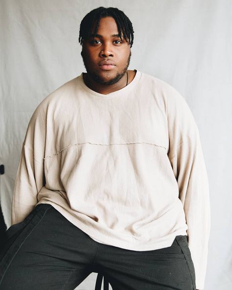 Plus Size Male Model, Pose Guide, Body Positive Photography, Plus Size Male, Human Photo, Male Pose, Chubby Guy, Black Male Models, Chubby Men