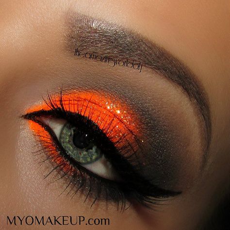 Hey Pumpkins 🎃 What do you think about me showing you a Hallowen makeup idea in September?😁 I had to come up with an idea for Myo's Ultra Bright Orange, and what would have been better than this? Screenshot & save into your 'ideas for Halloween' folder, how about that? lol Available at myomakeup.com soon for $5 and free shipping! Glitter used by @litcosmetics in Solar Blast size #3 Lashes are Pixie Luxe from @houseoflashes Orange Eyeshadow Looks, Maquillage Halloween Simple, Black Face Paint, Orange Eye Makeup, Cut Crease Eyeshadow, Black Eye Makeup, Orange Eyeshadow, Bright Eye Makeup, Bright Eyeshadow