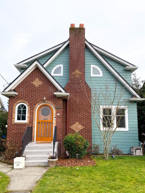 Aegean Teal 3 Aegean Teal Exterior House Paint, Colorful Craftsman Exterior, Colorful Old House, Colorful Houses Exterior, Teal Exterior House Paint, Unique House Colors Exterior, Blue Cottage Exterior, Teal House Exterior, Vintage Home Exterior