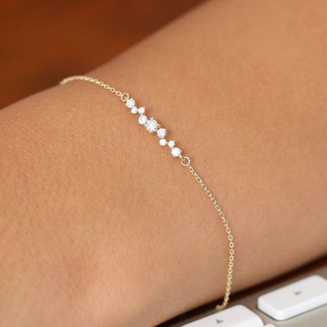 Simple Diamond Bracelet, Diamond Bracelets Wedding, Delicate Gold Bracelet, White Gold Diamond Bracelet, Cluster Bracelet, Diamond Bracelet Design, Stackable Wedding Bands, Cluster Bracelets, Bar Bracelet