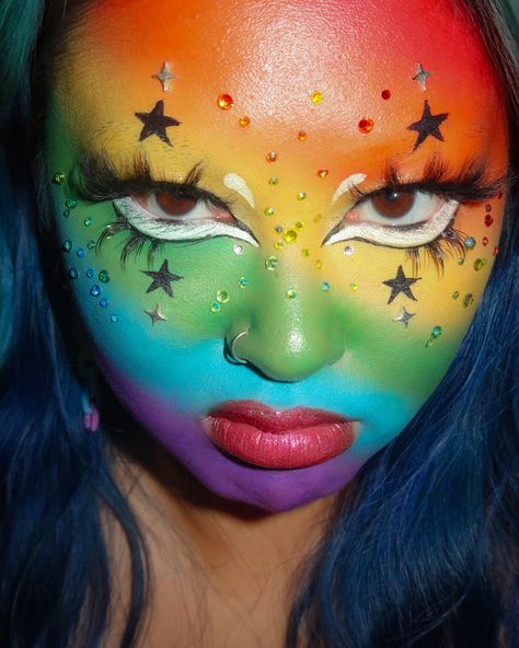 1,2 or 3??? swipe for 👁️👄👁️ me 🤝 makeup maximalism Crazy Makeup Ideas, Silly Makeup, Crazy Makeup Looks, Spongebob Makeup, Full Color Makeup, Makeup Pride, Weird Makeup, Funky Makeup, Cool Makeup