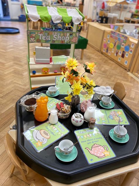 Cafe Eyfs Role Play, Cafe Role Play Area Eyfs, Castle Role Play Eyfs, Fairytale Role Play Eyfs, Role Play Home Corner Eyfs, House Role Play Area Eyfs, Cafe Role Play Area, Role Play Areas Eyfs, Sen Classroom