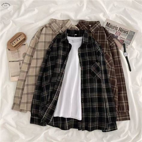 Fall Outwear, Autumn Outwear, Plaid Shirt Women, Moda Streetwear, Oversized Outfit, Streetwear Mode, Plaid Shirts, Korean Fashion Casual, Mode Kpop