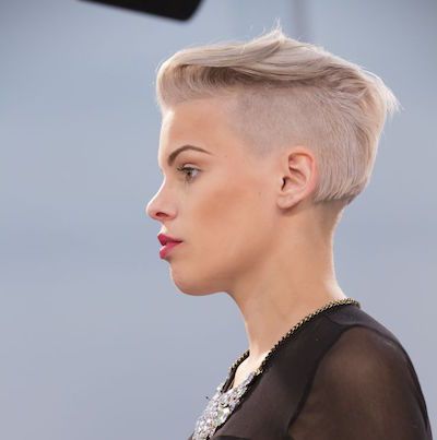 22 Trendy-Chic Undercuts for Women 2016 | Pretty Designs Undercut Hairstyles Women, Undercut Styles, Undercut Women, Short Hair Undercut, Moda Chic, Short Haircut, Undercut Hairstyles, Girl Short Hair, Popular Hairstyles