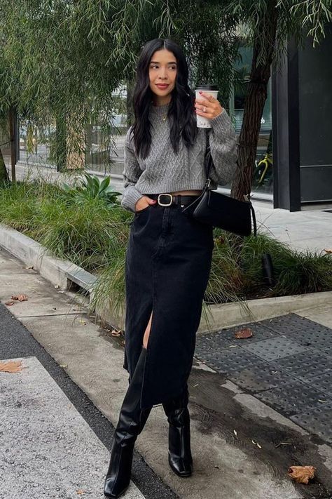 Denim Skirt Outfit Winter, Denim Maxi Skirt Outfit, Midi Rock Outfit, Denim Midi Skirt Outfit, Long Denim Skirt Outfit, Black Denim Midi Skirt, Fashionista Outfits, Skirt Outfits Fall, Midi Skirt Outfit