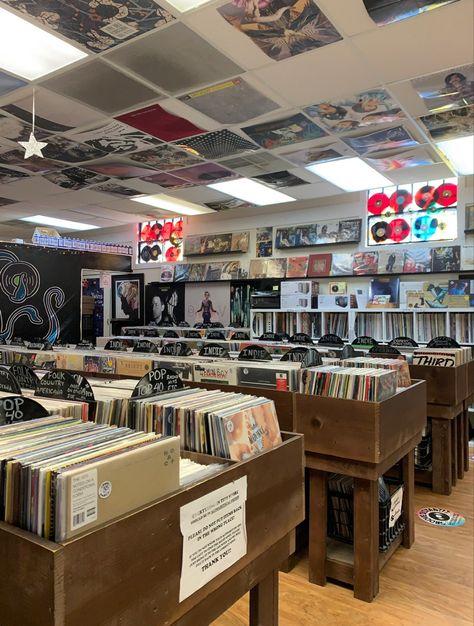 Record Store Summer Aesthetic Florida, At Augustine Fl Aesthetic, St Augustine Aesthetic, St Augustine Florida Aesthetic, Vintage Florida Aesthetic, Summer Job Aesthetic, Vintage Record Shop, Folklore Triangle, Augustine Aesthetic