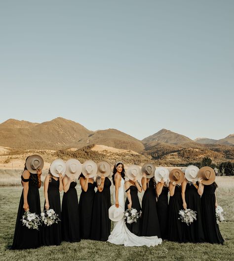 Modern black + white meets the mountains of Montana! Caleb and Madison wanted their day to be romantic, playful, modern, unique, and non-traditional. Montana Bride, Country Western Wedding, Western Themed Wedding, Advice For Bride, Country Theme Wedding, Estilo Country, Mountain Bride, Montana Wedding, Future Wedding Plans