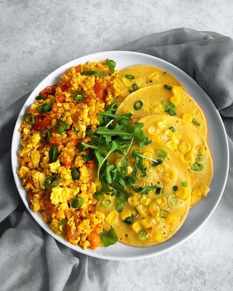 How eggcellent is my tofu scramble? Hehe, I saw the opportunity, I just had to take it 🤣🙈 • Once again, childhood inspired this meal. Egg sauce was a family favourite. We always had... Vegan African Recipes, Bean Fritters, Childhood Breakfast, Egg Sauce, Chickpea Fritters, Carribean Food, Nigerian Recipes, Corn Fritters, Tofu Scramble