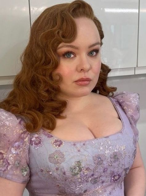 Penelope Featherington, Welcome New Members, Nicola Coughlan, Plus Size Art, Art Outfit, Henna Hair, Regency Dress, Costume Drama, 2023 2024