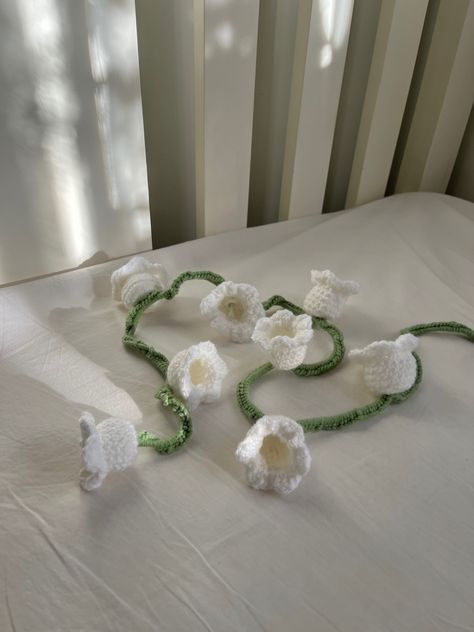 Crochet Lights, Lily Of The Valley Crochet, Crochet Lily Of The Valley, Crochet Inspo, Crochet Stuff, Crochet Flower, Rooms Home Decor, Lily Of The Valley, Dear Diary