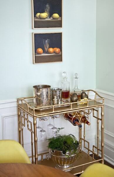 gold bar cart Glam Bar, Diy Bar Cart, Gold Bar Cart, Outside Bars, Bamboo Bar, Bar Cart Styling, Rental Apartment, Society Social, Bar Cart Decor