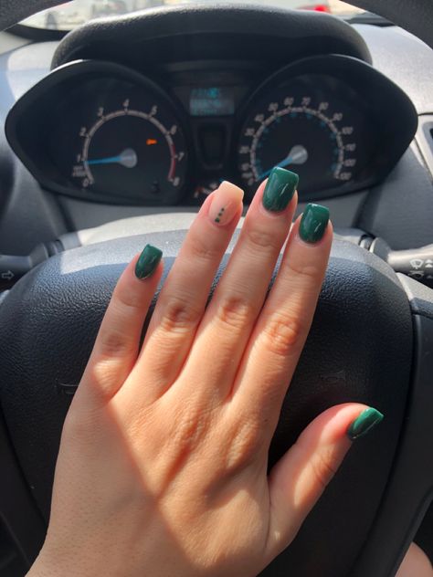 Plain Emerald Green Nails, Emerald Green Nails Short Coffin, Square Acrylic Nails Emerald Green, Short Acrylic Nails Forest Green, Army Green Acrylic Nails Designs, Green Simple Nails Design, Acrylic Nails To Match Green Dress, Short Acrylic Nails Square Spring Green, St Patrick S Day Nails